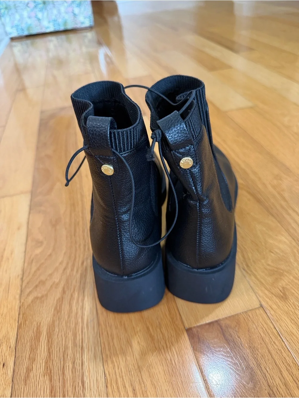Kenneth Cole reaction women’s black boots size 9